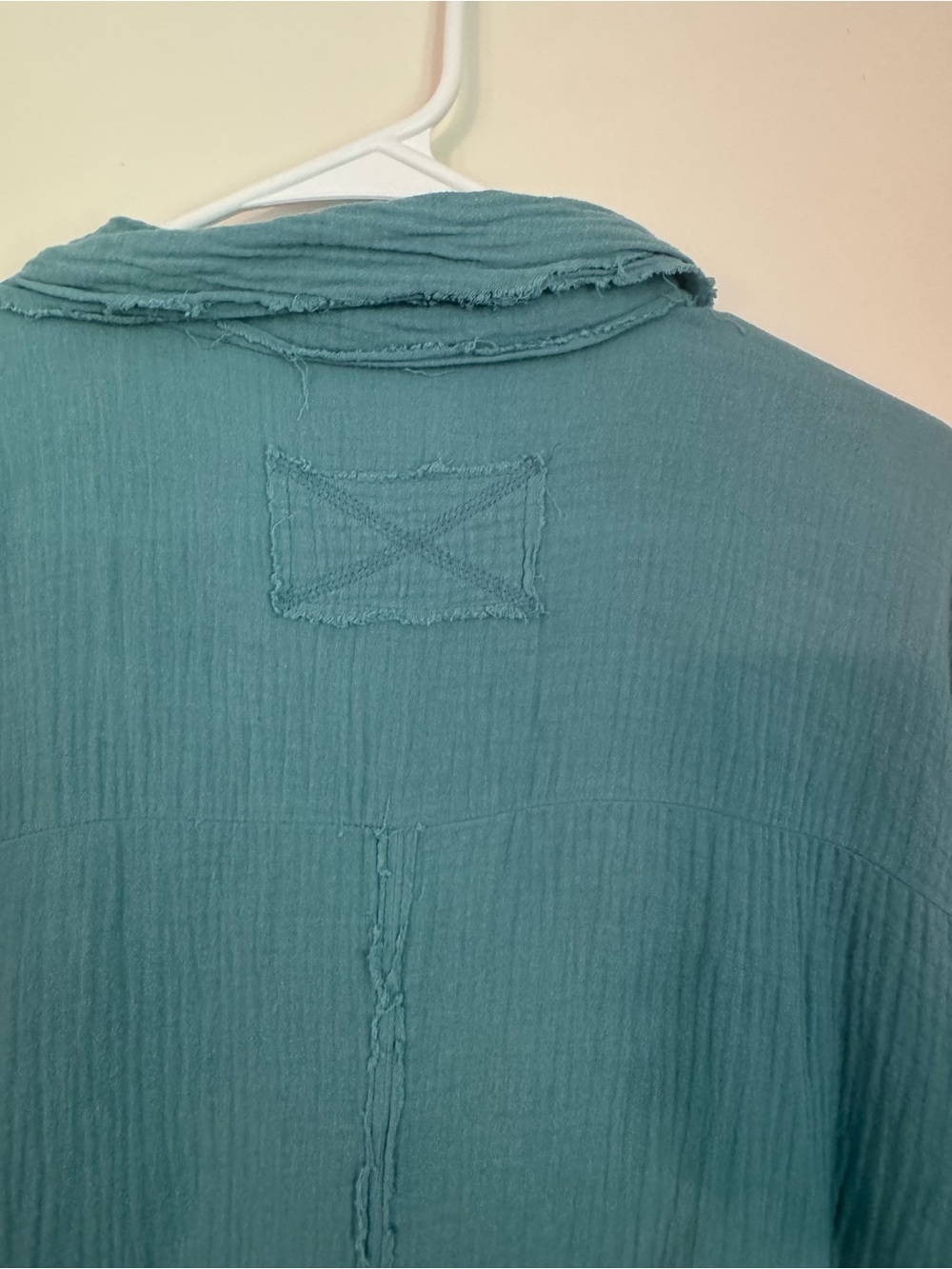 Zenana Outfitters Seafoam Green Casual Button-Down Shirt with Raw Edges Size XL - Picture 5 of 5